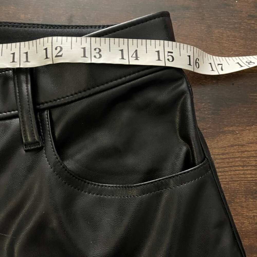 Abercrombie & Fitch Curve Love Vegan Leather 90s Straight Pant size 31 Short BK - Picture 13 of 16